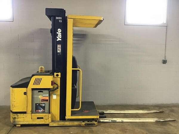 Yale OS030 electric narrow aisle 3000lb stand up rider order picker forklift