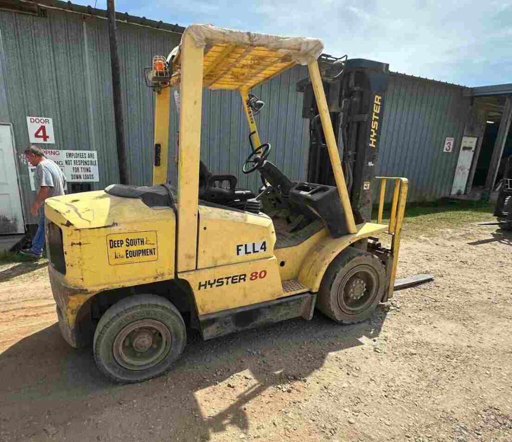 Hyster H80XM diesel fuel 8000lb 4 ton pneumatic tire outdoor forklift